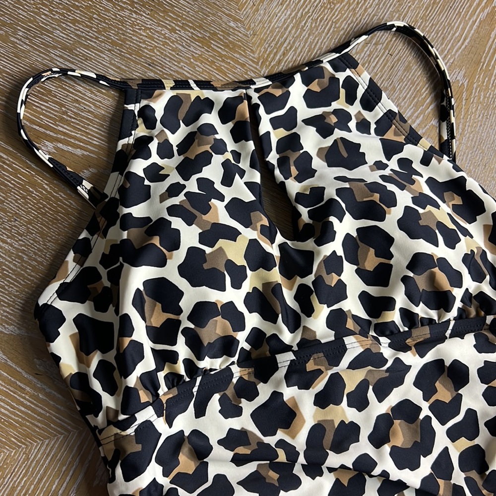 ELLEN TRACY One Piece Leopard Print Swimsuit 10 - Picture 4 of 7